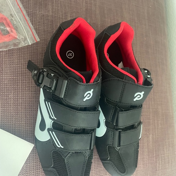 Peloton Shoes Brand New Women's 37 - Picture 2 of 4